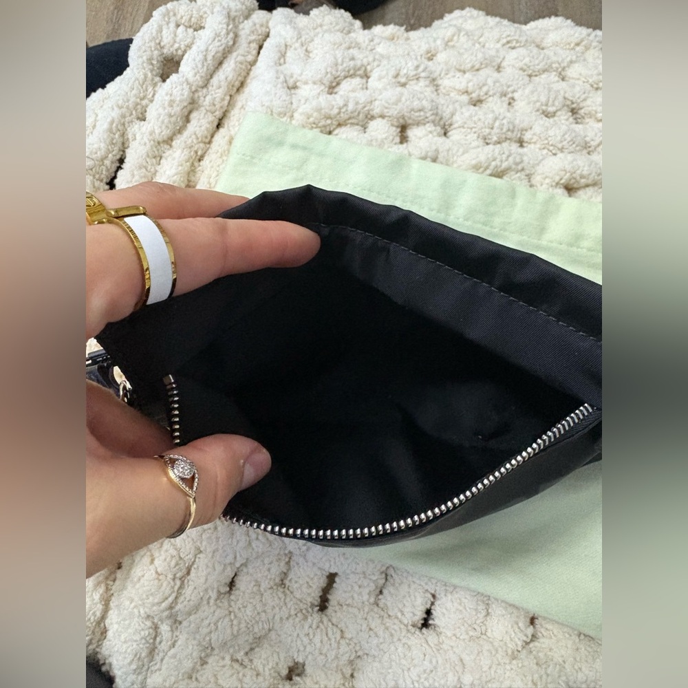 Burberry Black and Pouch with dust bag - Picture 4 of 4